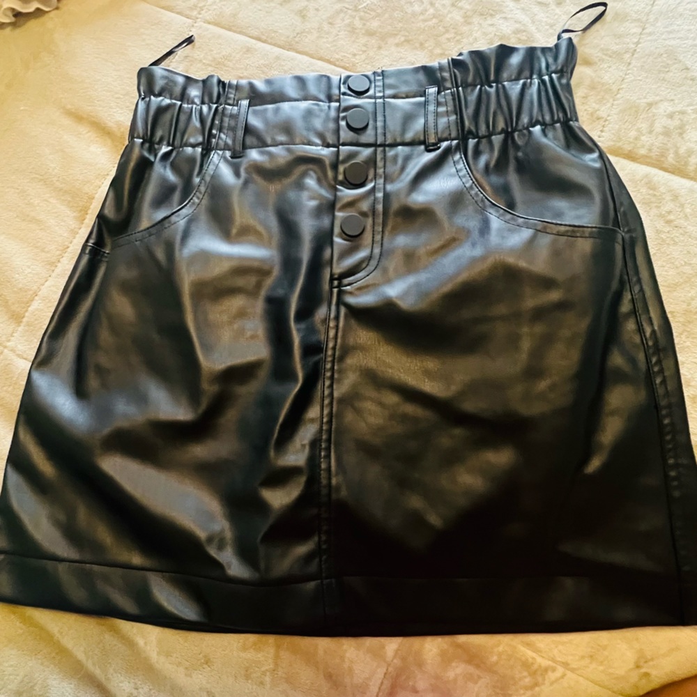 Paper bag style faux leather mini skirt